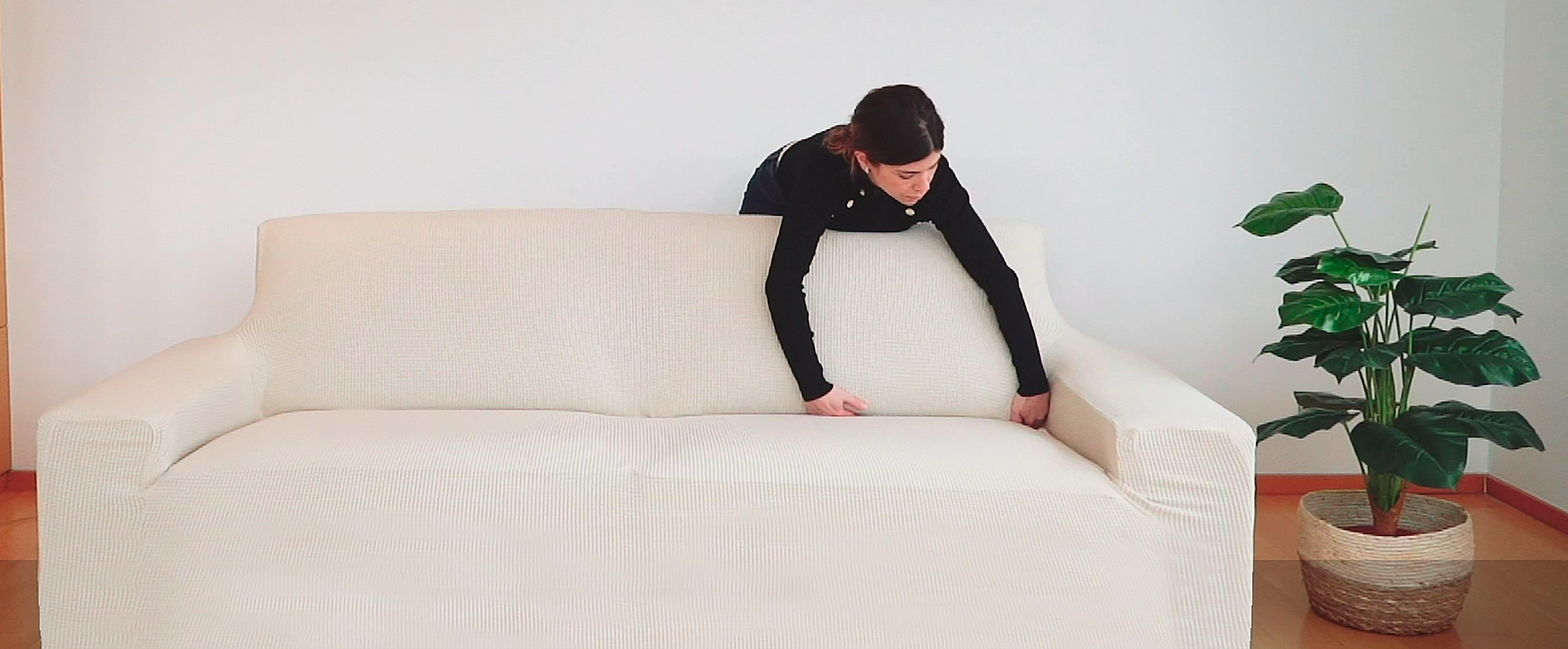 Cómo colocar fundas de sofá ajustables