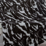Antilo Manta Plaid Multiusos Modelo Carlo Blanco y Negro 130x170 cm - Eiffel Textile